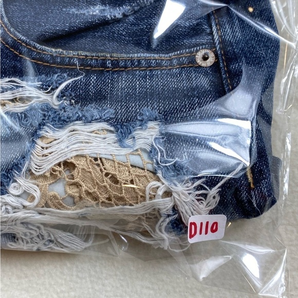 American Eagle Women’s Shorts Hi-Rise Festival Denim Jean Shortie Holes Crochet - Picture 11 of 11